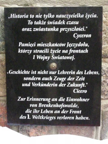 Gedenktafel in Brenkenhofswalde