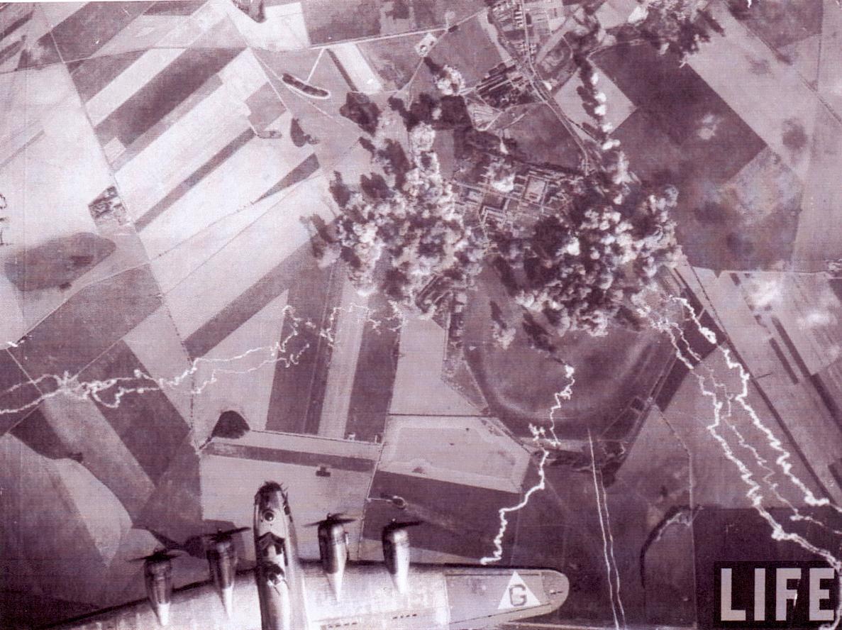 Bombenangriff auf Fliegerhorst Klützo